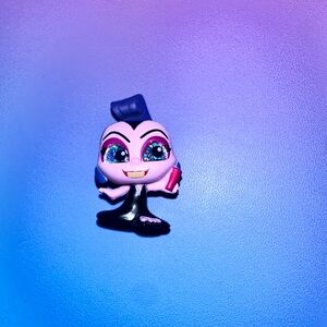 yzma (emperors new groove) ~ ultra rare — disney doorables: series 10